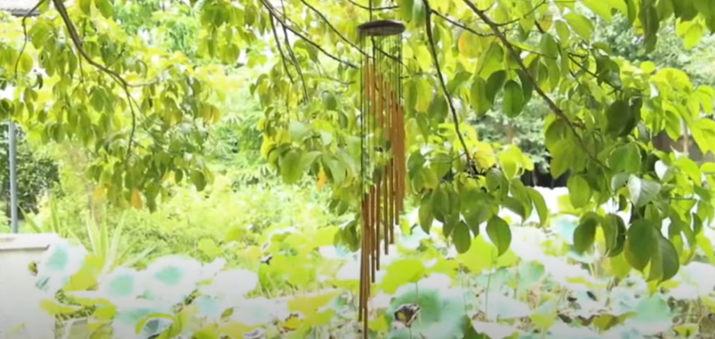 How are wind chimes measured?